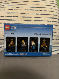 LEGO CITY jungle minifig collection Toys R Us Exclusive 2017