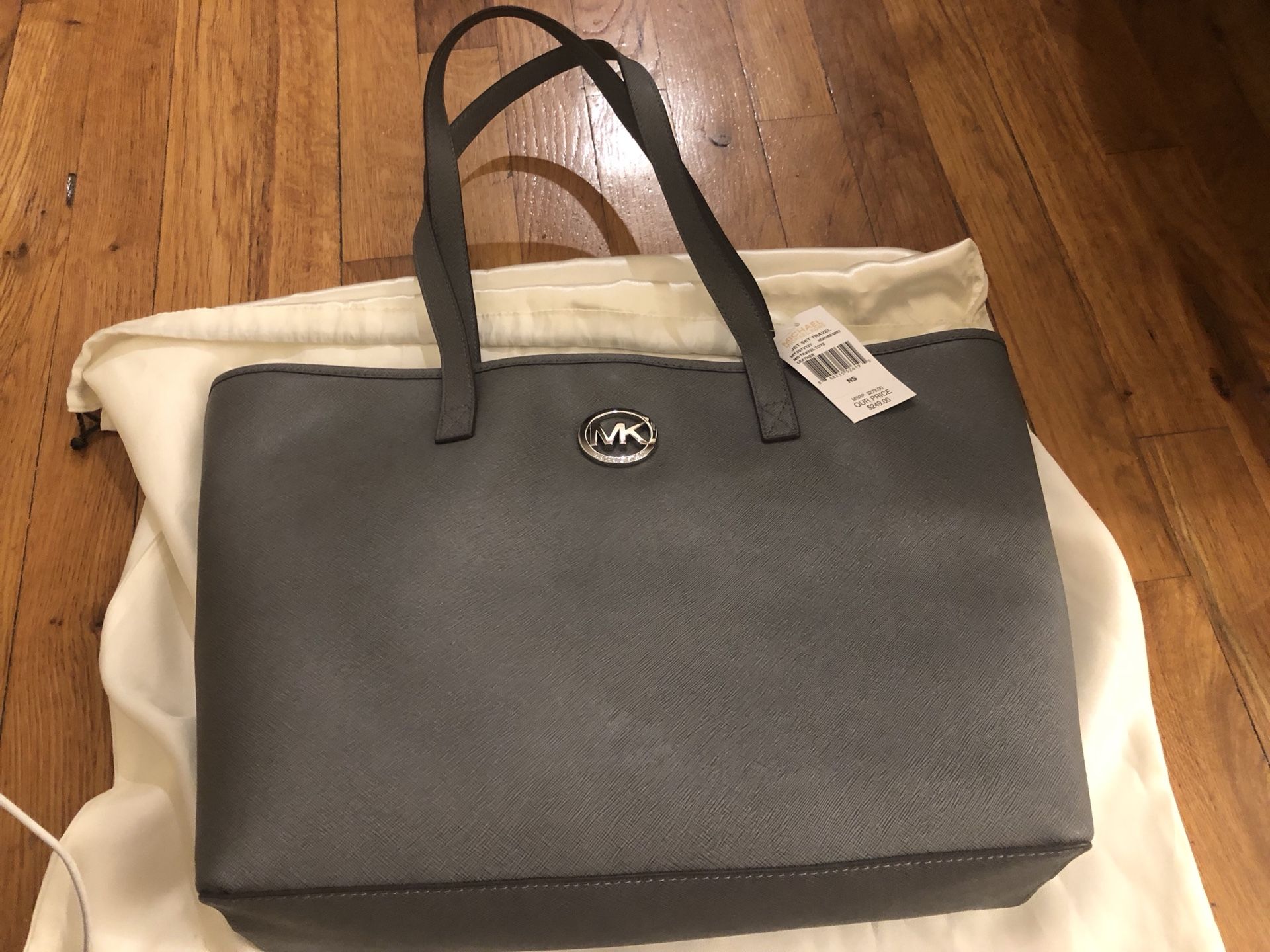 Micheal Kors Jet Set Travel Tote