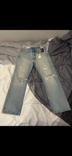 Levi’s 501 Original Premium Jeans Men’s — NEW — 100% Cotton — Light Blue Distressed — Button Fly — W33 L30 (33x30)