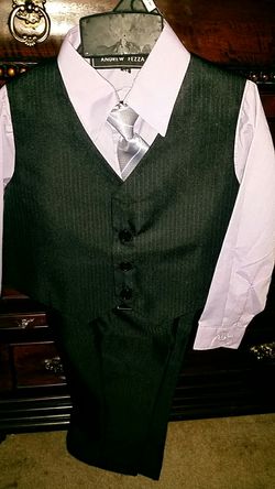Boys 4 piece formal suit size 3T