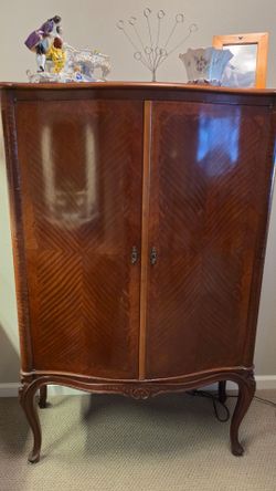 Vintage Louis XVI Armoire