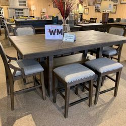 Wyndahl Rustic Brown Counter Height Set /Dining table and Chairs 