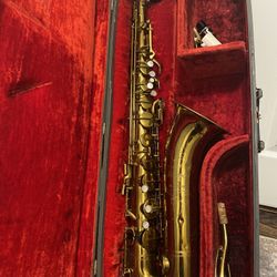 BUESCHER-WINDSOR TENOR SAXOPHONE 