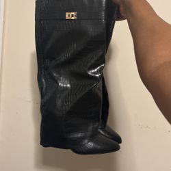 Size 8 FN Shark Boots- Snake Skin Material