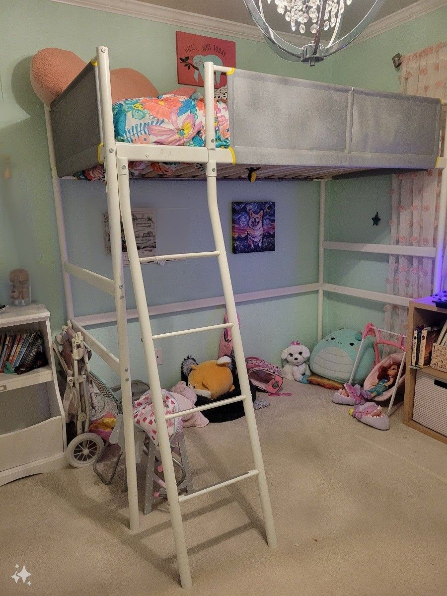 Loft/Bunk Bed Loft Bed