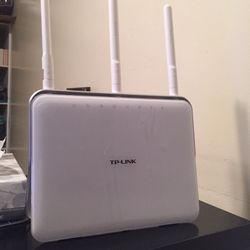 Router AC 1900 Mbps wi-Fi speed.