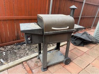 Smoker with cover