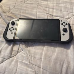 Nintendo Switch white Oled Bundle 