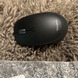 Targus Comfort Multi-Device Antimicrobial Wireless Mouse, Midsize, Black, AMB582
