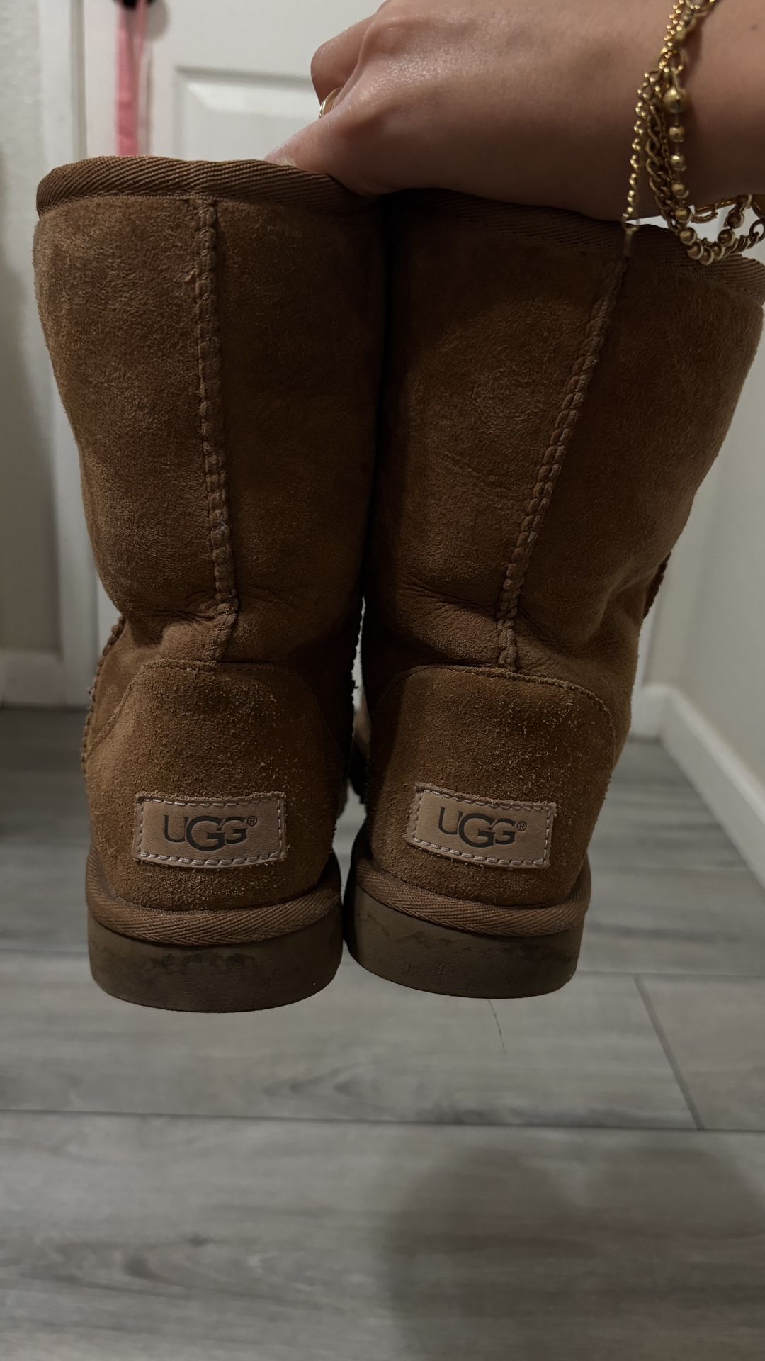 Size 7 Womens Uggs