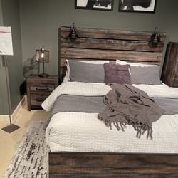 Drystan Multi Queen Panel Bedroom Set / 4pc