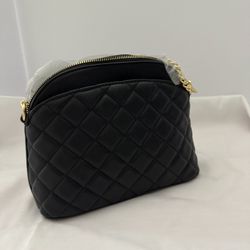• Elegant Black Quilted Purse | Gold Zipper & Chain