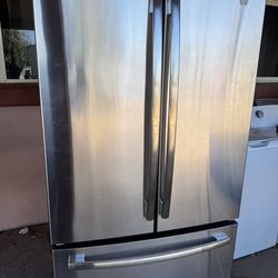 GE Stainless Steel French Door Refrigerator – Clean – Works Perfect