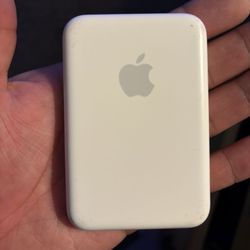 Apple  MagSafe Battery Pack 🔋 