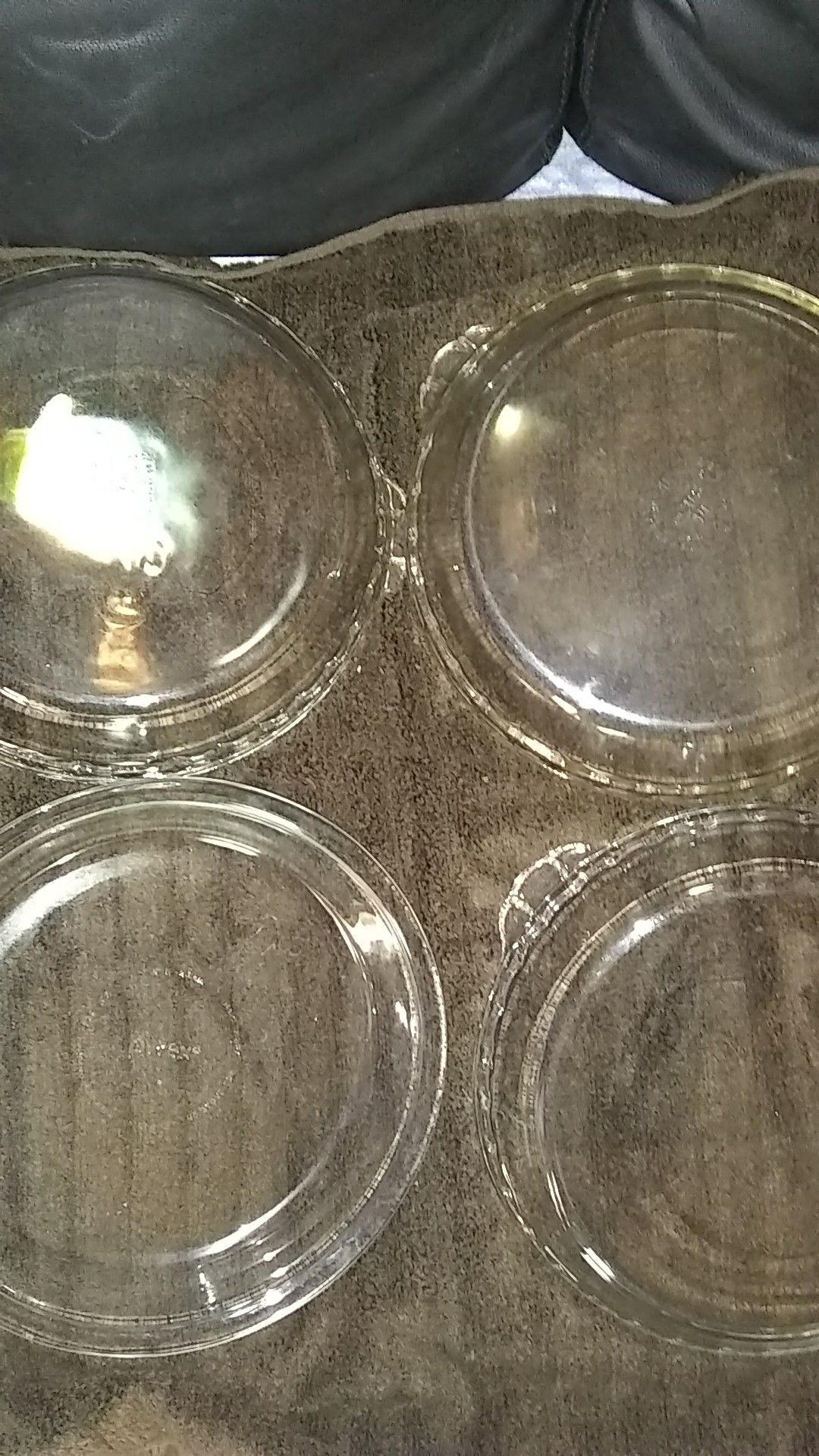 Pyrex 4 pie glass pan and 3 glass bowls