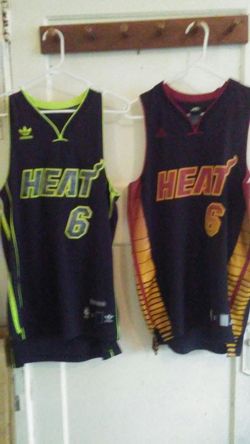 Two beautiful clean Jersey hardly use they real too N.B.A size small.