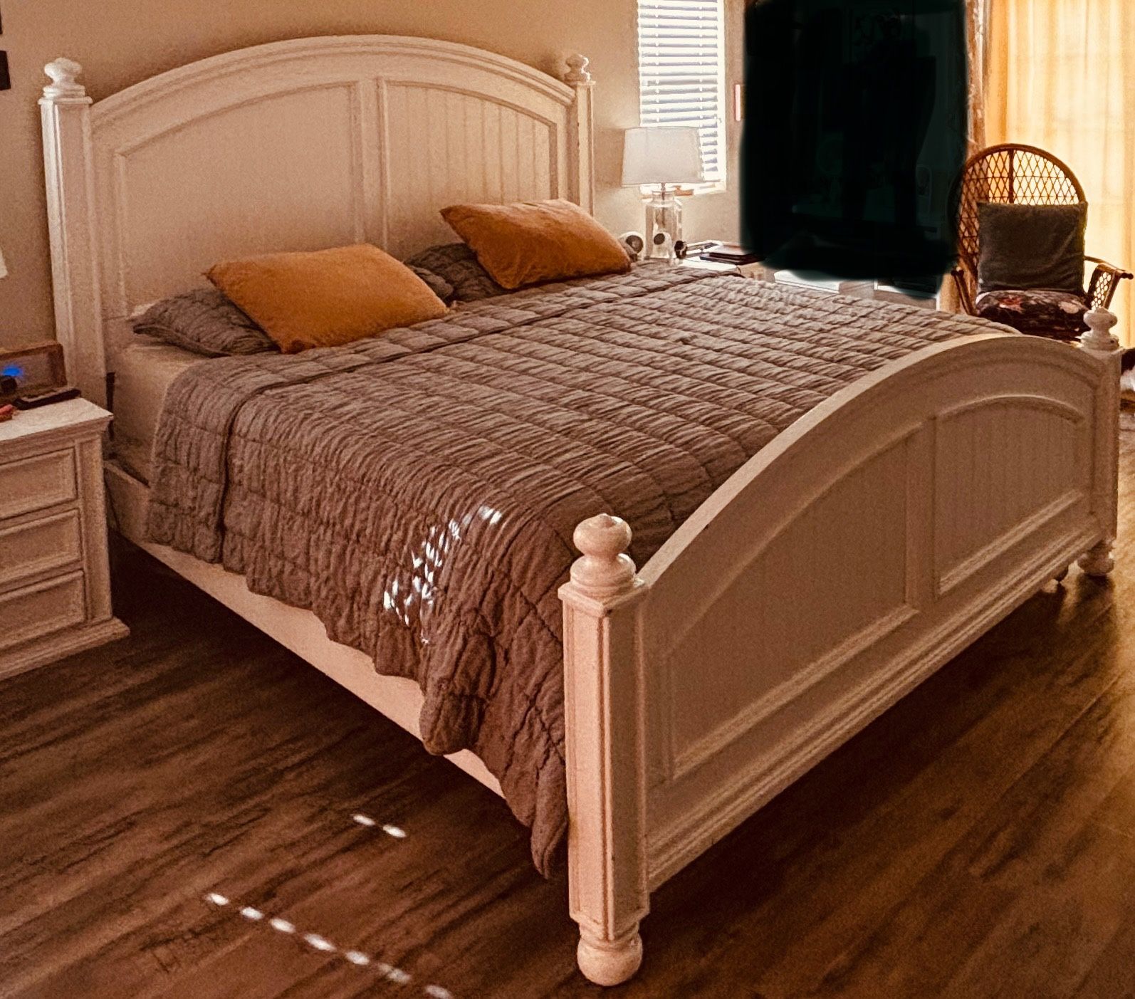 Cal King Bedroom Set