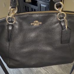 Coach Black Pebble Leather Shoulder Bag / Crossbody – Classic Everyday Purse