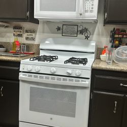Stove And microwave 