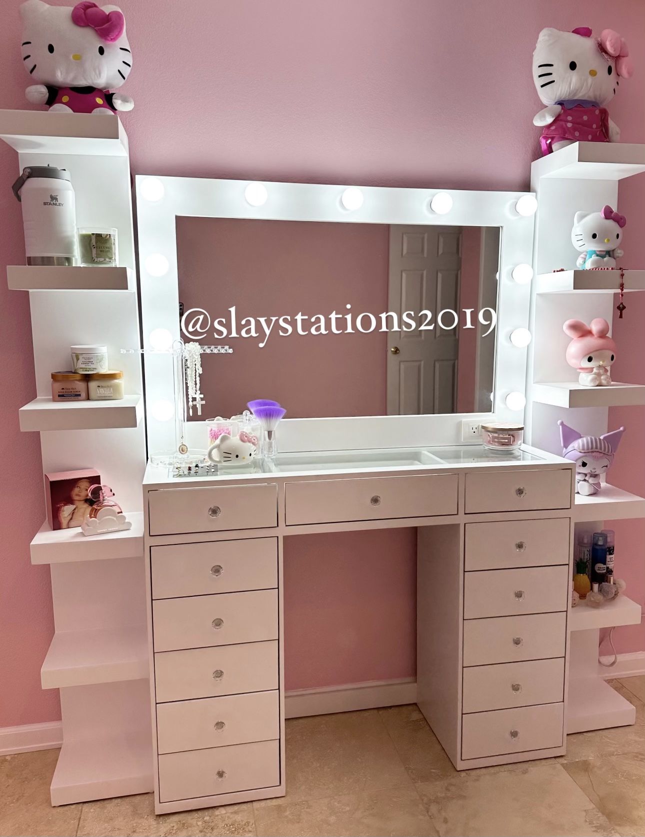 Makeup Vanity With Hollywood Mirror 
