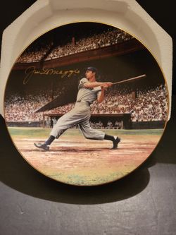New York Yankees great Joe DiMaggio signed plate