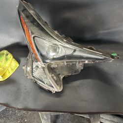 2016 2019 Toyota Prius right Headlight,