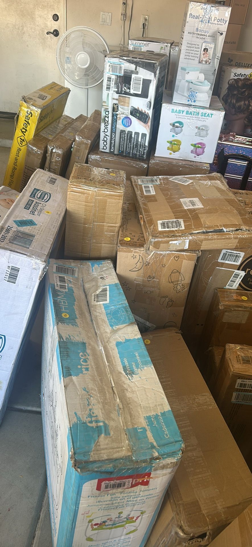 Huge Lot Garage Sale