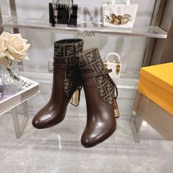 Fendi Women’s Boots With Box New 