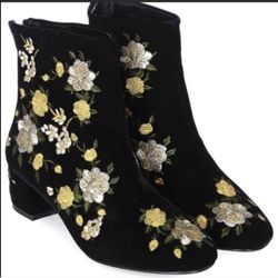 Topshop NWT! Topshop Blossom Black Embroidered Booties 41