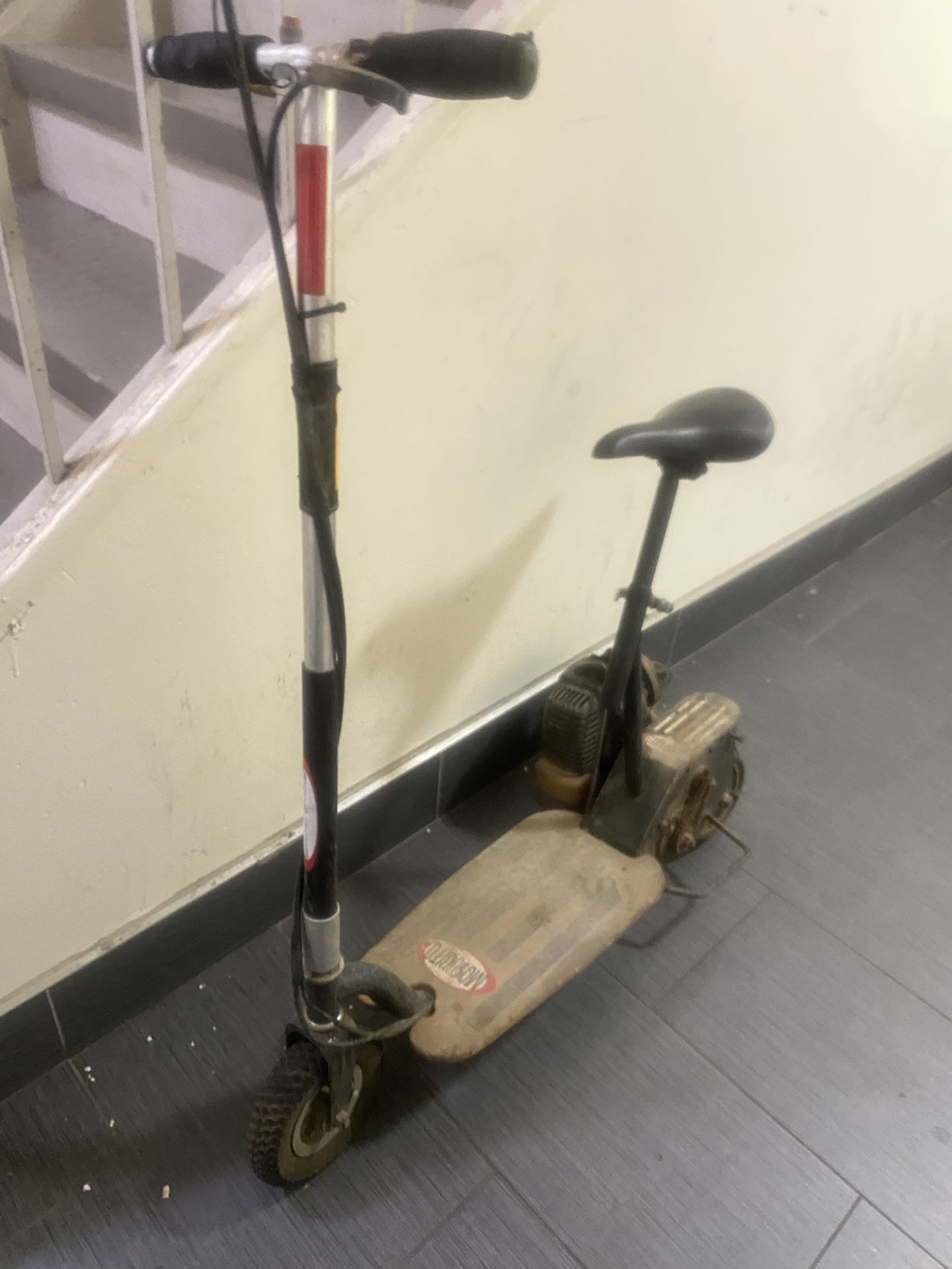 Vintage Mosquito Gas Scooter 24cc (NOT RUNNING)