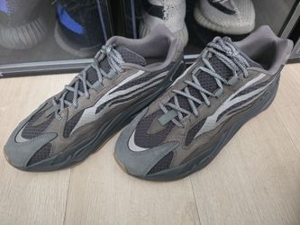 Yeezy 700 V2 "Geode"