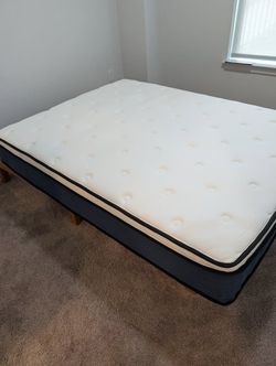Queen Zinus 12" Comfort Support Hybrid memory Queen Mattress – $110 – Plano, TX