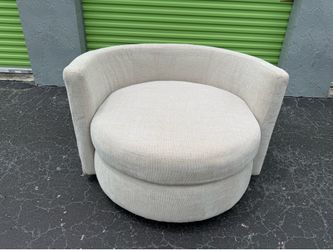 $125 LARGE ROUND SWIVEL CHAIR