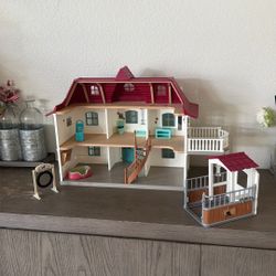 Schleich Horse Club Lakeside Country House. (with Barn)