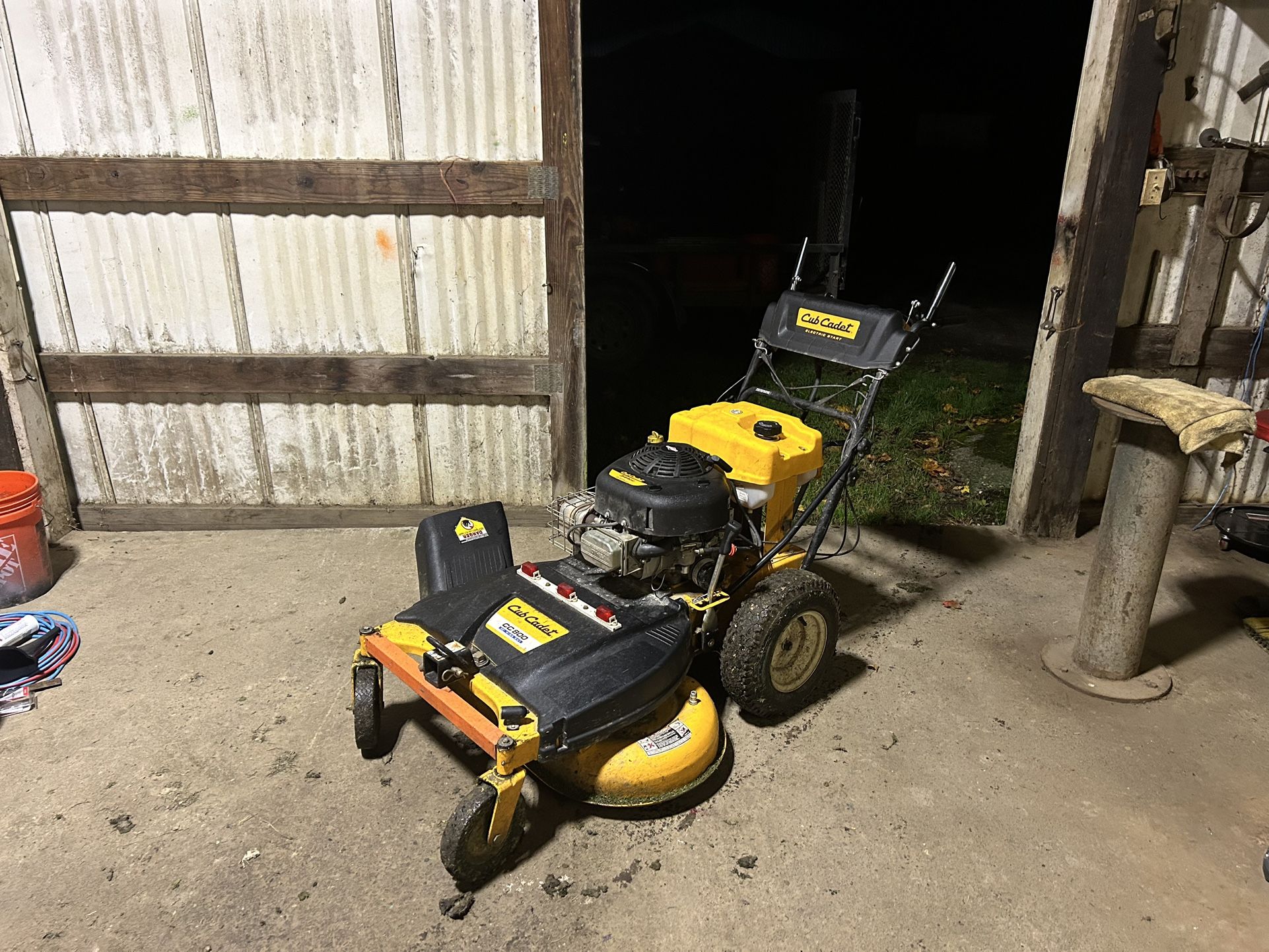 33in Walk Behind Lawn Mower