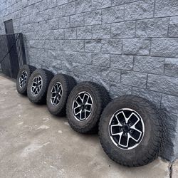 *LIKE NEW* OEM 2024 Jeep Wrangler Rubicon BFG 32 Inch Tires Rims JK JKU JL JLU JT