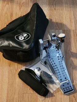 DW MDD Machined Direct Drive Single Bass Drum Pedal w/ Case -Excellent