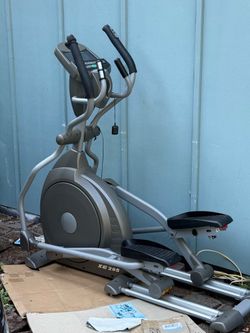 Spirit XE295 Elliptical Machine – Quiet Smooth Cardio Trainer