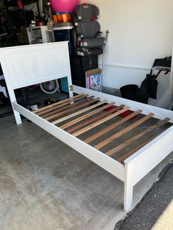 Kids twin bed