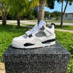 Air Jordan 4 Military 