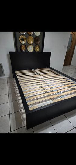 Queen bed