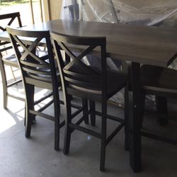 Dinning Table With Chairs