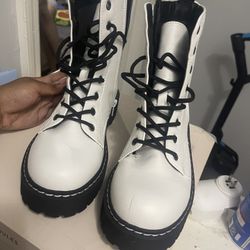 Boots size 7.5