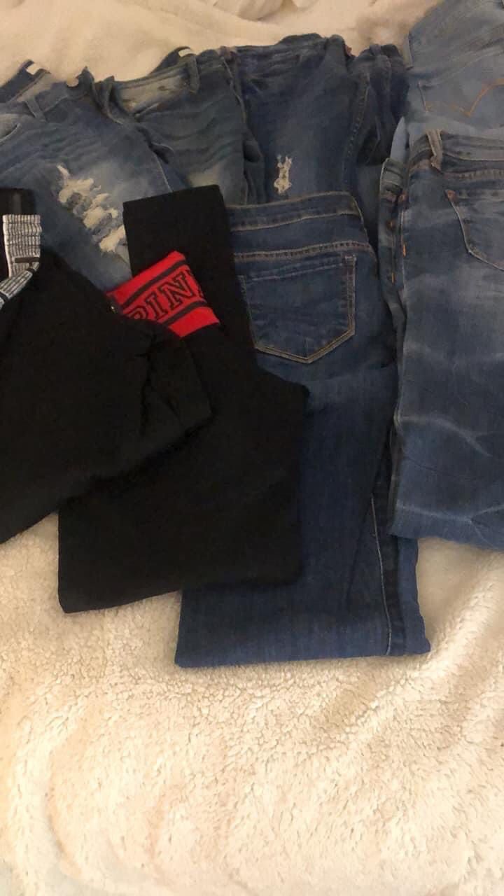 Set Of Womens jeans 