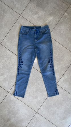 embroidered skinny jeans SIZE 4