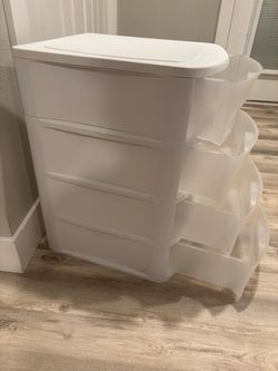 Plastic organizers with 4 sliding dawers