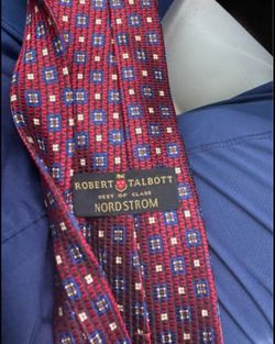 Robert Talbott Vintage Best of Class Nordstrom Red 100% Imported Silk Men's Tie 3 1/4"