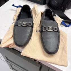 Louis Vuitton Mens Hockenheim leather flats