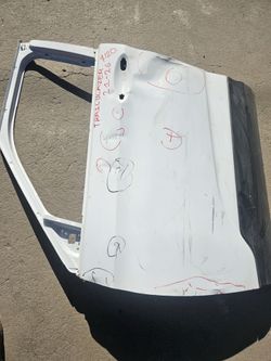 Chevy trailblazer left door Oem