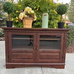 Modern Media TV Stand Furniture Great Condition